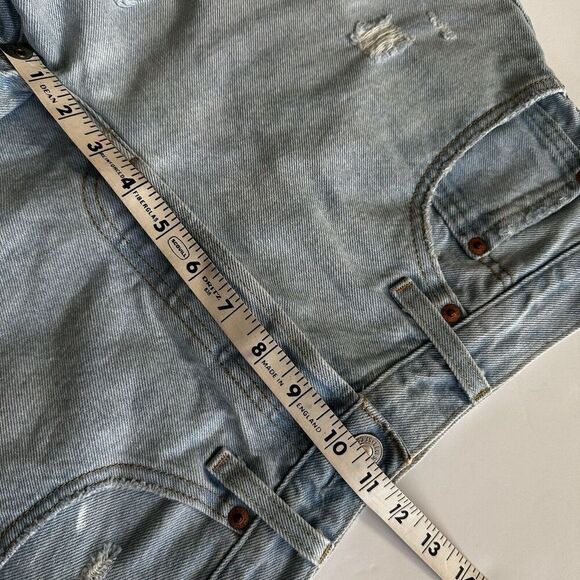 Levis 501 High Rise Denim Shorts Distressed Button Fly Light Wash Womens Size 30 - Picture 9 of 13